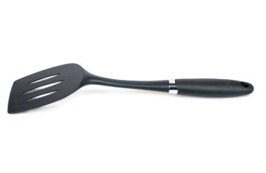 Beyaz arka plan üzerinde üstten görünüm izole siyah plastik mutfak spatula