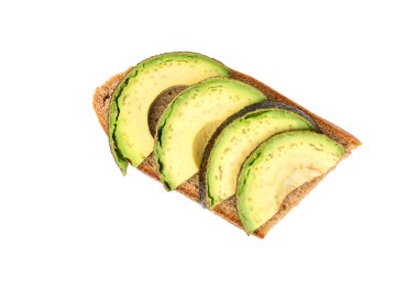 Beyaz arka plan üzerinde üstten görünüm izole taze avokado dilimleri ile sandviç