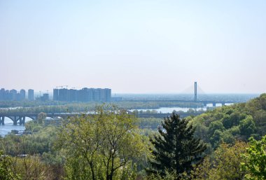 Güzel bahar manzara Paton köprüden Dinyeper, Kiev, Ukrayna