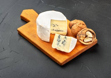 Brie peyniri ile dilim