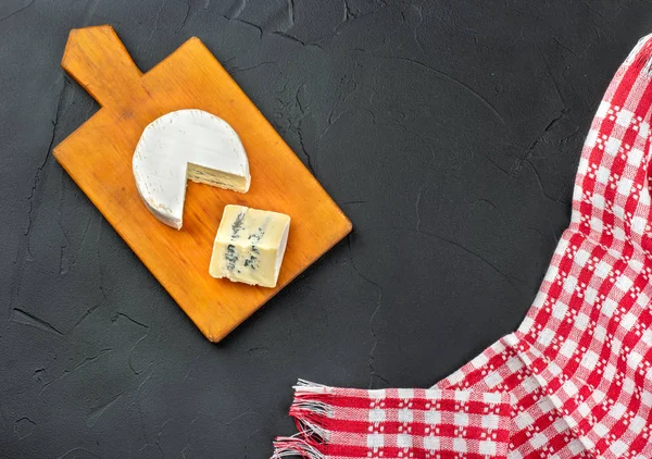 Brie sajt szelet — Stock Fotó