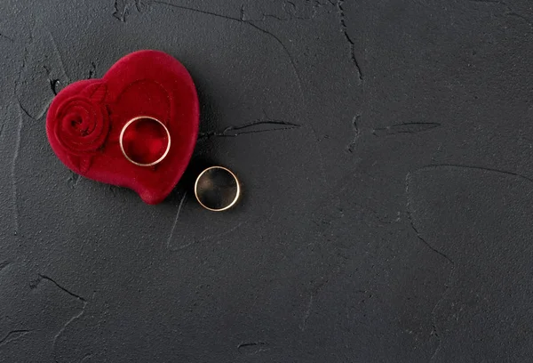 Dos anillos de boda —  Fotos de Stock