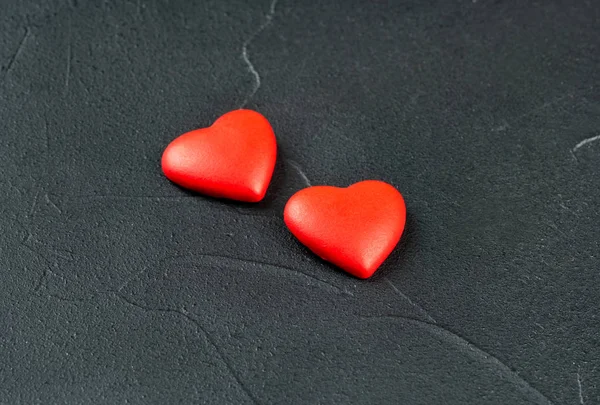 Dvě plastové srdce — Stock fotografie