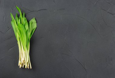 Taze yabani sarımsak