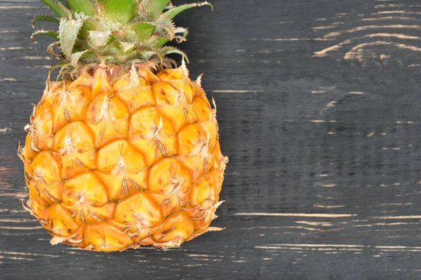 Mini gyümölcs ananász — Stock Fotó