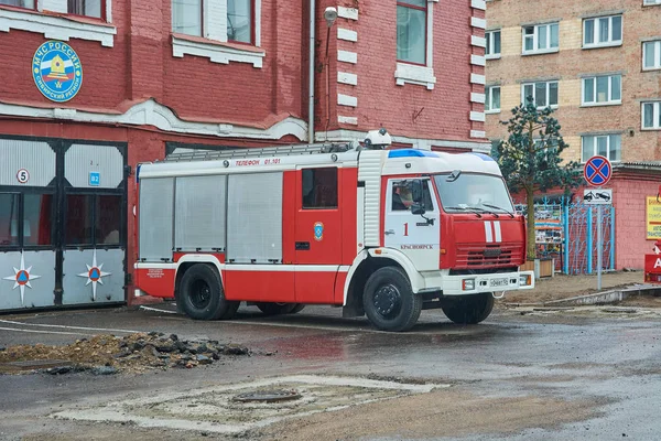 Krasnoyarsk Russia Luglio 2018 Kamaz 43253 Partenza Dei Camion Dei — Foto Stock