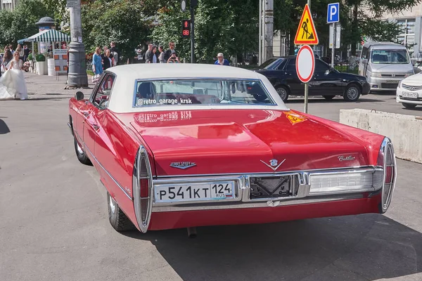 Krasnoyarsk Russia August 2018 Cadillac Deville Car Parked Temporarily Created — Stock Photo, Image