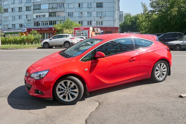 Krasnoyarsk Rusia Agosto 2018 Opel Astra Gtc Coche Deportivo Color —  Fotos de Stock