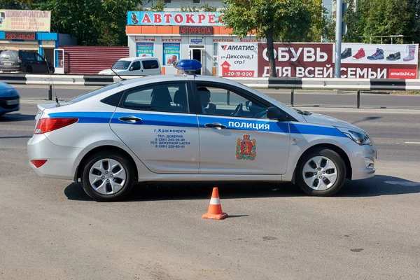 Krasnoyarsk Russia Agosto 2018 Lada Priora Auto Polizia Azione Consegna — Foto Stock