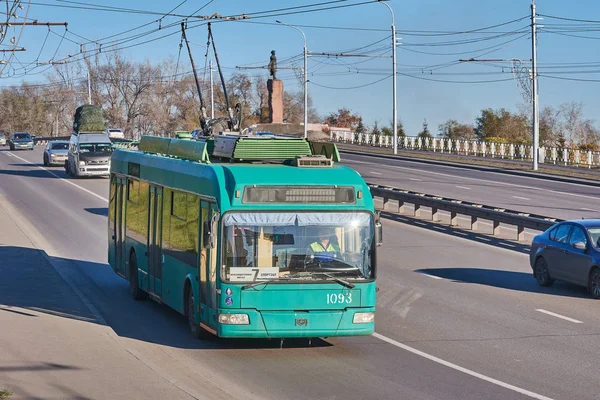 Krasnoyarsk Rússia Outubro 2018 Opção Inverno Trólebus Lança Voo — Fotografia de Stock