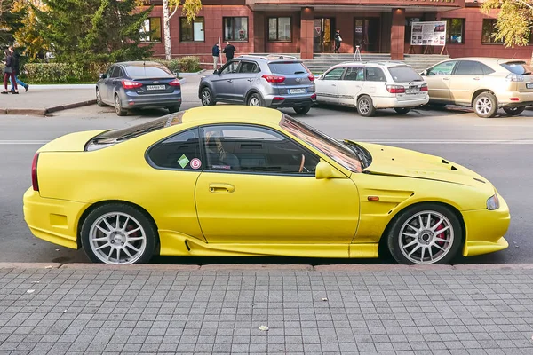 Krasnoyarsk Rusia Octubre 2019 Honda Prelude Coche Estacionado Cerca Acera —  Fotos de Stock