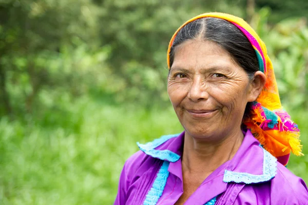 Mujer Lenca Indígena Sonriendo — Foto de Stock