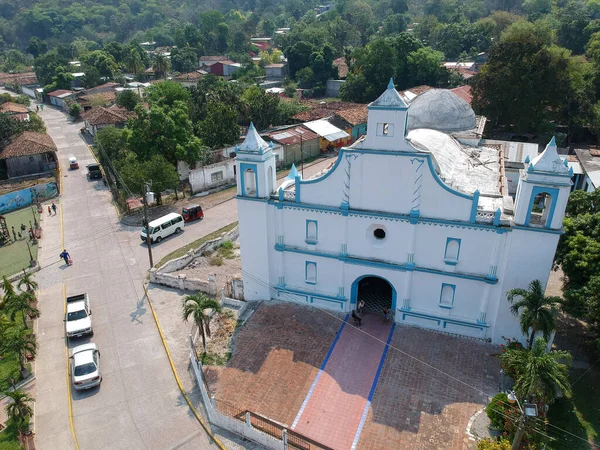 Vista Aérea Iglesia Católica Ilama Town Durante Día Soleado — Foto de Stock