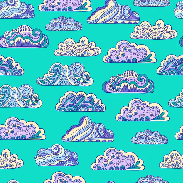 Nahtloses Muster mit niedlichen dekorativen Doodle-Wolken auf grünem Hintergrund — Stockvektor