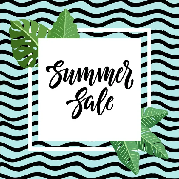 レタリングと夏の販売設計 熱帯葉フレームと波状の背景を描かれたインク — ストックベクタ