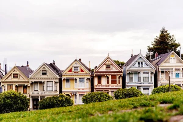 Coloridas Casas Señoras Pintadas Alamo Square Park San Francisco California — Foto de Stock