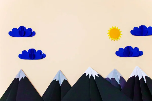 Origami Berglandschaft Mit Wolken Und Sonne Kreative Komposition Für Banner — Stockfoto