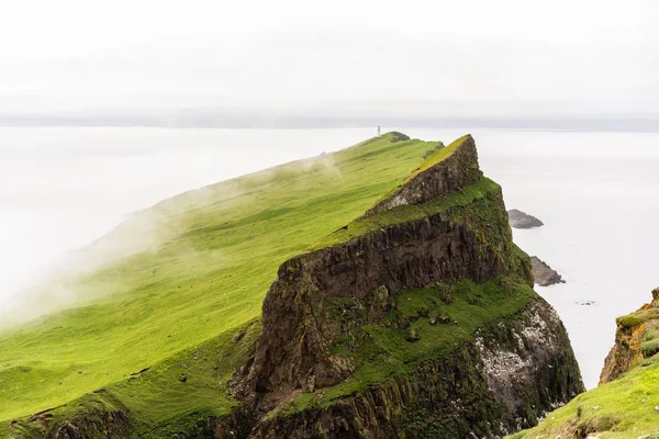 Mykinesholmur Acantilados Con Aves Anidando Faro Horizonte Mykines Islas Feroe — Foto de Stock