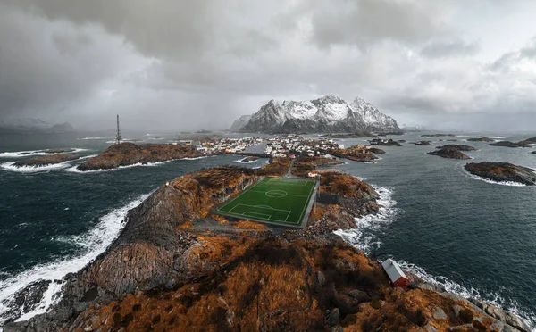 Excelente Panorama Inverno Henningsvr Lofoten Islands Campo Futebol Pequenas Ilhas — Fotografia de Stock