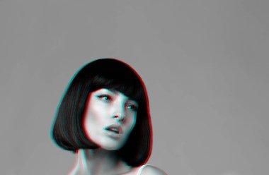 Siyah saçlı kız modeli