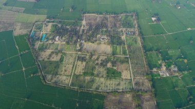 Güzel çiftliklerin insansız hava aracı manzarası