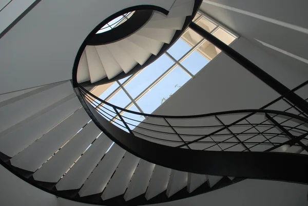 Escalera Interior Moderna Caracol Blanco —  Fotos de Stock