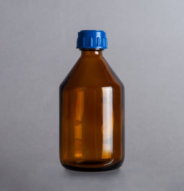 Ön manzara tıbbi cam şişesi.