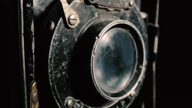 Eski moda film kamerası, siyah.