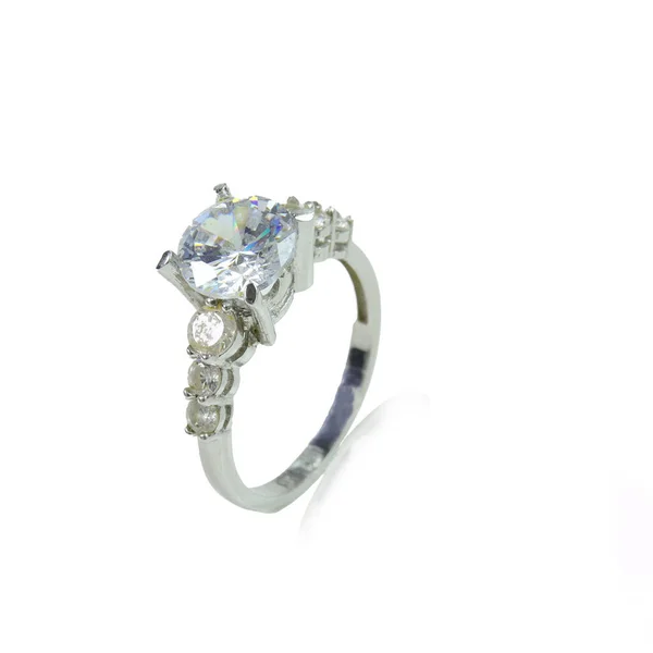 Diamante Anello Femminile Sfondo Bianco — Foto Stock