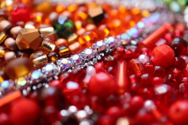 Noel için renkli boncuklar