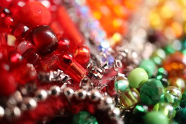 Mücevherler lüks moda aksesuar kristallerini süslüyor.