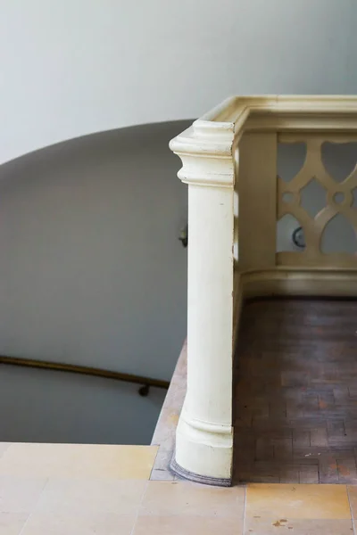 Bir kilisenin içinde.