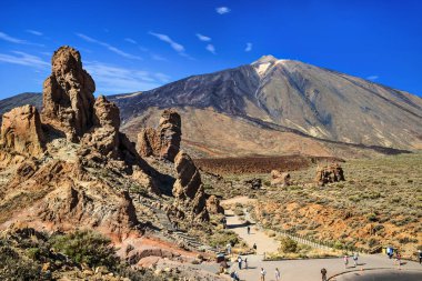 Teide Yanardağı ve Roques de Garcia