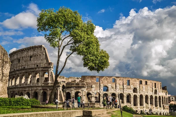 Colisée romaine antique à Rome . — Photo