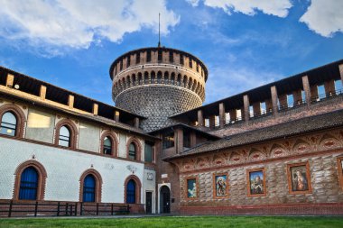 Milano'daki Castello Sforzesco