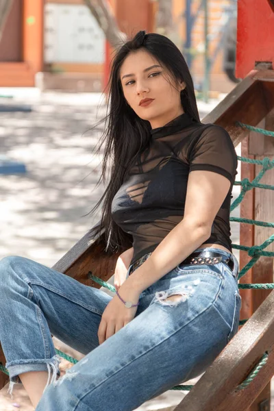 Beautiful Young Latin Woman Long Straight Hair Sitting Rope Wearing — Stock Photo, Image