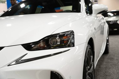 Toledo, Ohio, ABD - 02.07.2020: Büyük Toledo Otomobil Fuarı 2020, The Blade tarafından sunuldu, en yeni araç modelleri ve otomotiv teknolojisinde son gelişmeler.