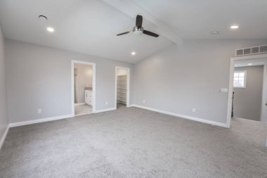 Yeni ev tamamlandı ve satışa hazır.