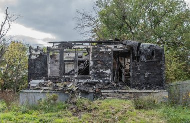 İhmalkârlık yüzünden yanan ev.