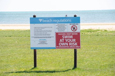 Harrison Township, Michigan, ABD - 06 Mayıs 2020: Covid-19 Corona Virüsü sırasında Michigan Metro Parkı etkinliği.