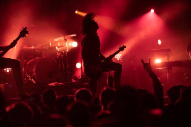 Detroit, Michigan, ABD - 11.09.2018: Silverstein özel konuk Hawthorne Heights ile Majestic Theater 'da canlı performans sergiliyor.