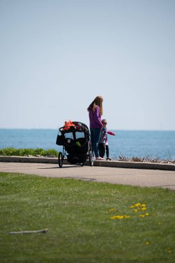 Harrison Township, Michigan / ABD - 13 Mayıs 2020: Corona Virüsü sırasında Michigan Metro Parkı etkinliği.