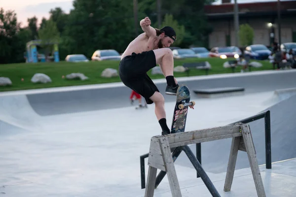 Detroit Michigan Usa 2019 Skateři Předvádějí Triky Skate Parku Detroitu — Stock fotografie