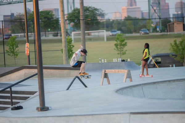 Detroit Michigan Usa 2019 Skaters Doen Trucs Skatepark Detroit — Stockfoto