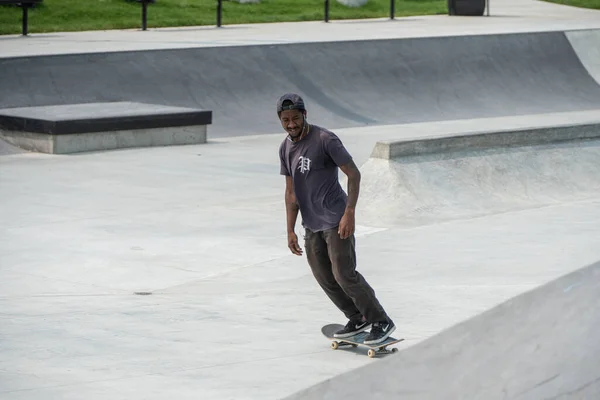 Detroit Michigan Usa 2019 Skater Üben Ihre Skateboard Fähigkeiten Einem — Stockfoto