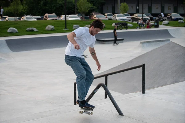 Detroit Michigan Estados Unidos 2019 Los Patinadores Practican Sus Trucos — Foto de Stock