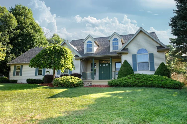 ev Michigan 'ın merkezinde satışa sunuldu.