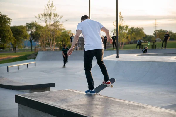 Detroit Michigan Usa 2019 Skaters Bikers Practice Trick Dusk Detroit — 스톡 사진