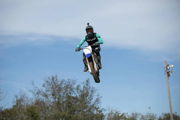 Orlando Floryda Usa 2018 Motocykliści Ćwiczą Triki Umiejętności Rowerach Terenowych — Zdjęcie stockowe