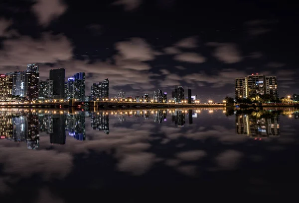 Vancouver Vista Noturna Com Edifícios Urbanos Arranha Céus — Fotografia de Stock